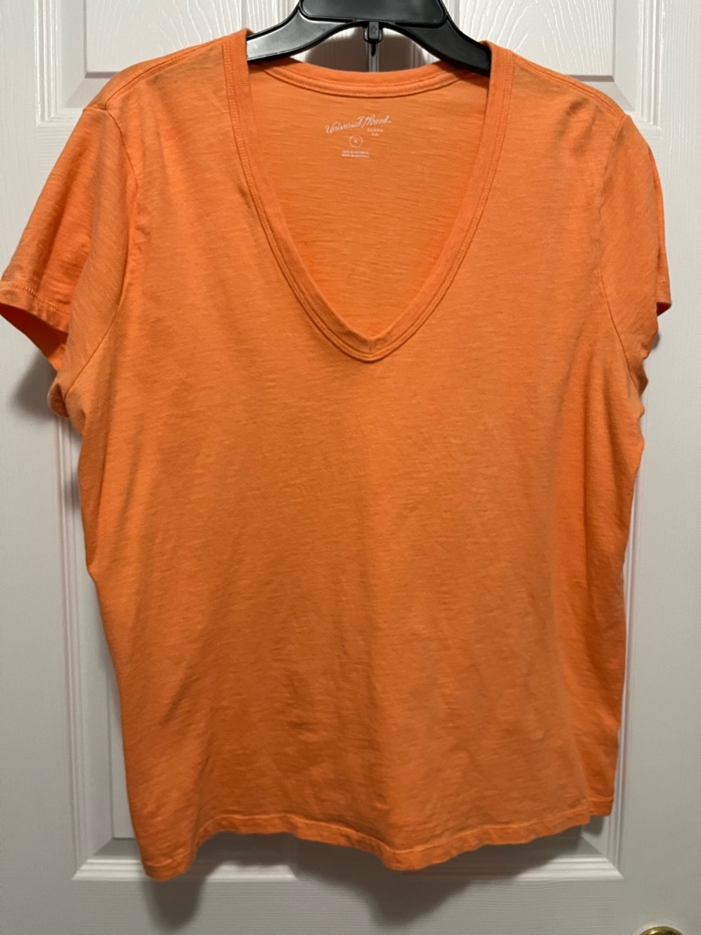 Universal Thread Orange V-Neck Short Sleeve Tee